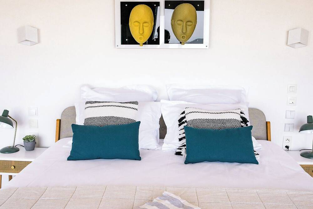 Les Hauts d'Avignon - Guesthouse (Rochefort du Gard) Room 4 in Rochefort-du-Gard, Region de Nimes