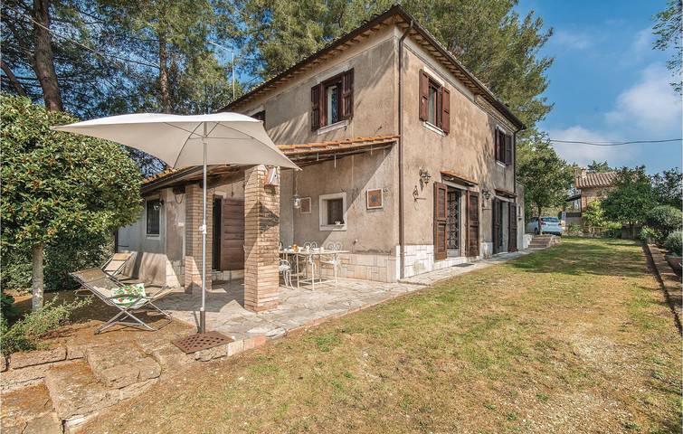 Gemütliche Ferienwohnung mit WLAN, Parkplatz, Terrasse – Collevecchio 2 km in Collevecchio, Rieti Provinz