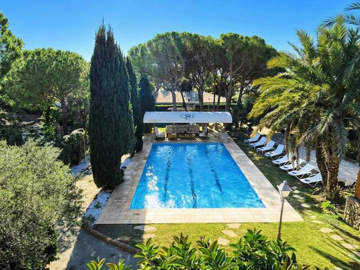 Villa for 18 people, with garden in Sitges