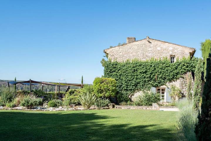 Hôtel pour 2 personnes, avec terrasse ainsi que jardin et piscine à Saint-Cannat - 4