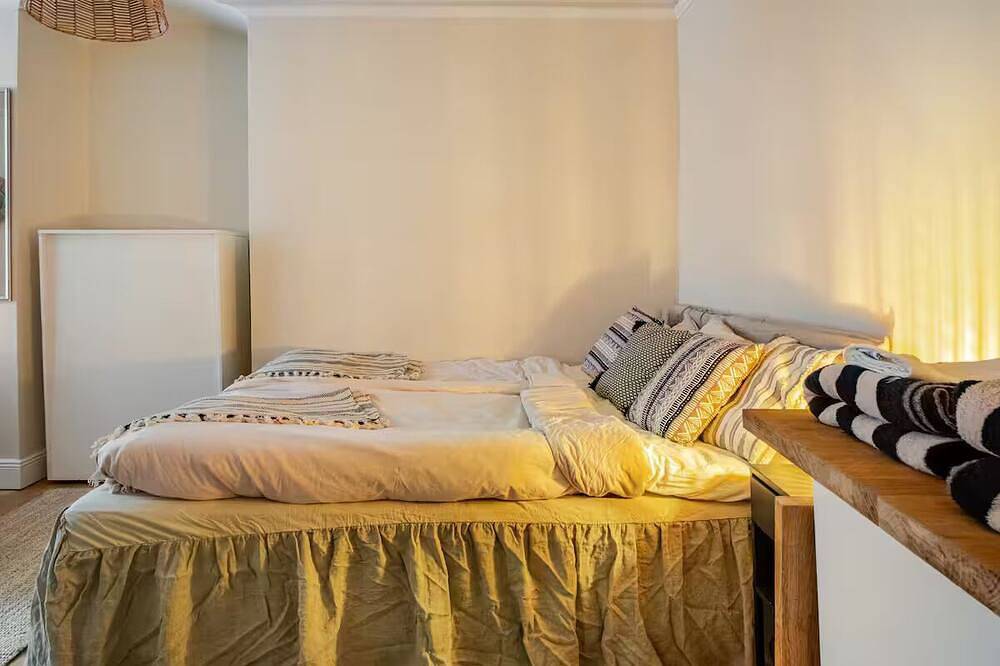 Hel lägenhet, Cozy 25 Sqm Apartment in Stockholm's Old Town in Norrmalm, Stockholm