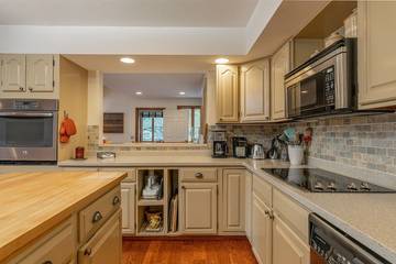 Vacation House for 8 Guests in Hartford (VT), Vermont, Picture 2