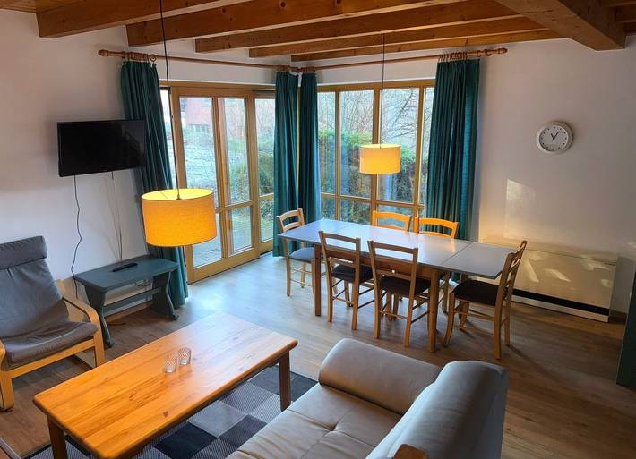 Ferienhaus für 8 Personen, mit Terrasse und Garten