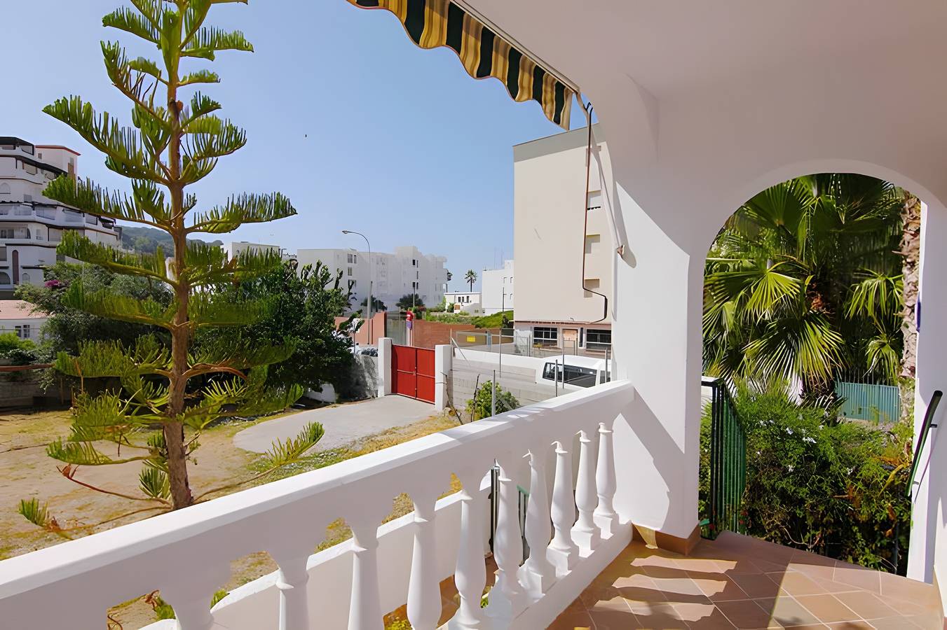 Holiday Home 'Koala' with Balcony, Wi-Fi and Air Conditioning in La Herradura, Almuñecar