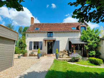 Gîte pour 10 personnes, avec jardin ainsi que vue et piscine, animaux acceptés à Sainte-Maure-de-Touraine