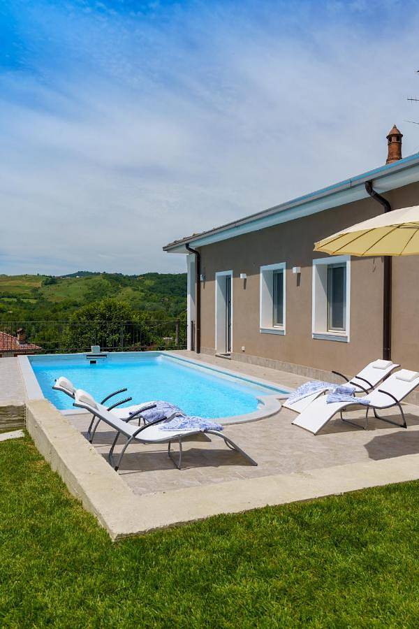 Casa vacanza per 4 persone, con giardino e piscina nonché panorama, con animali domestici - 1