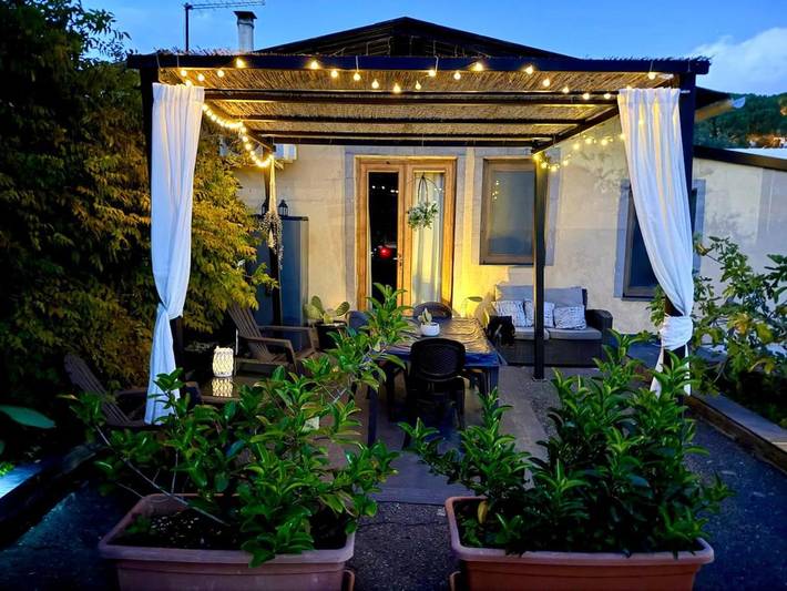 Gîte pour 4 personnes, avec vue ainsi que piscine et jardin, animaux acceptés à Nicolosi - 3