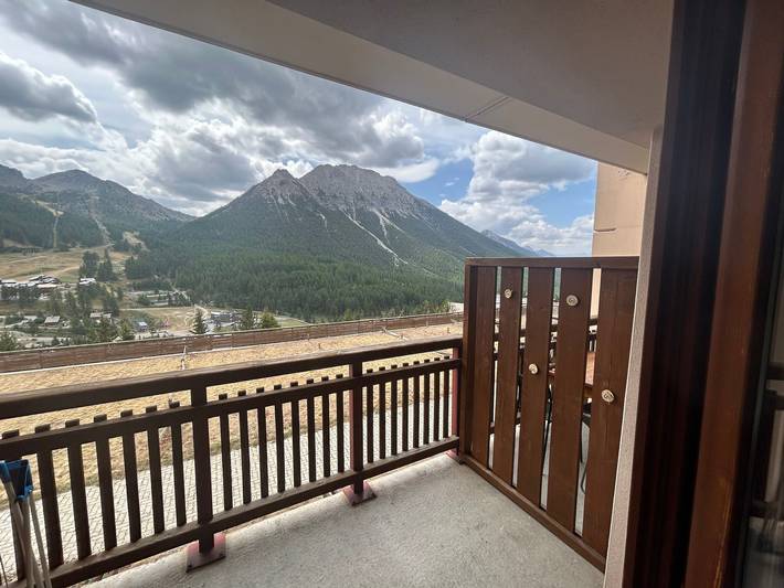 Studio entier, Studio charmant 4 pers, vue montagnes, parking inclus in Montgenèvre, Région de Briançon