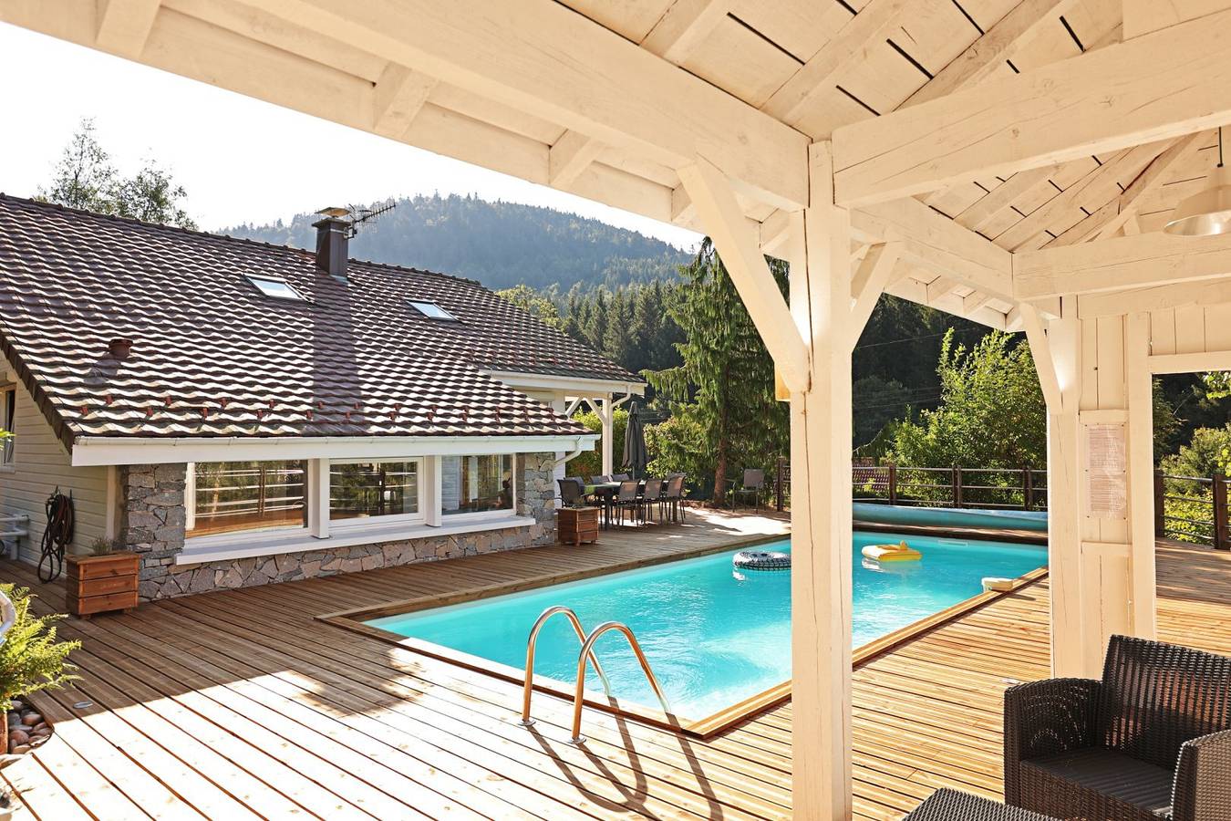 Le Chalet Blanc Gérardmer - jacuzzi / piscine d'été in Gérardmer, Parc naturel régional des Ballons des Vosges