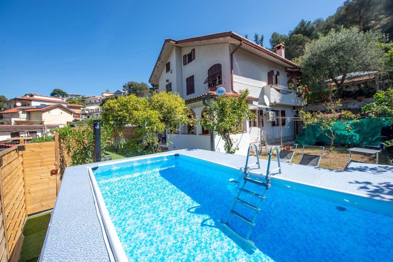 Casa del Sole: Relax & Charme nella Riviera Ligure in Camporosso, Ligurische Alpen