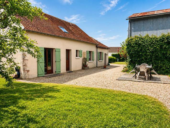 Gîte pour 9 personnes, avec Terrasse et Jardin à Chémery