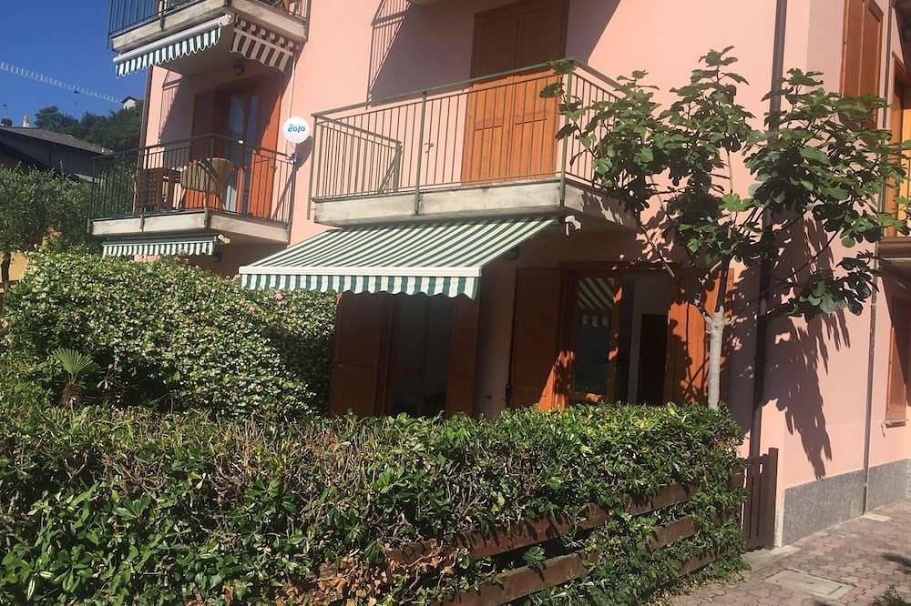 Ganze Wohnung, Seeblick.  Schöne Dreizimmerwohnung mit Garten und Pool. Comer See. in Sala Comacina, Sala Comacina und Umgebung