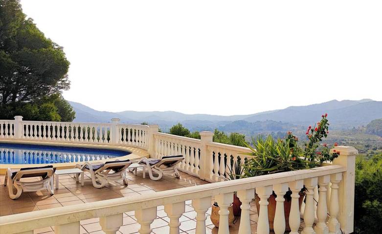 Location de vacances pour 8 personnes, avec vue ainsi que piscine et balcon à Parcent - 4