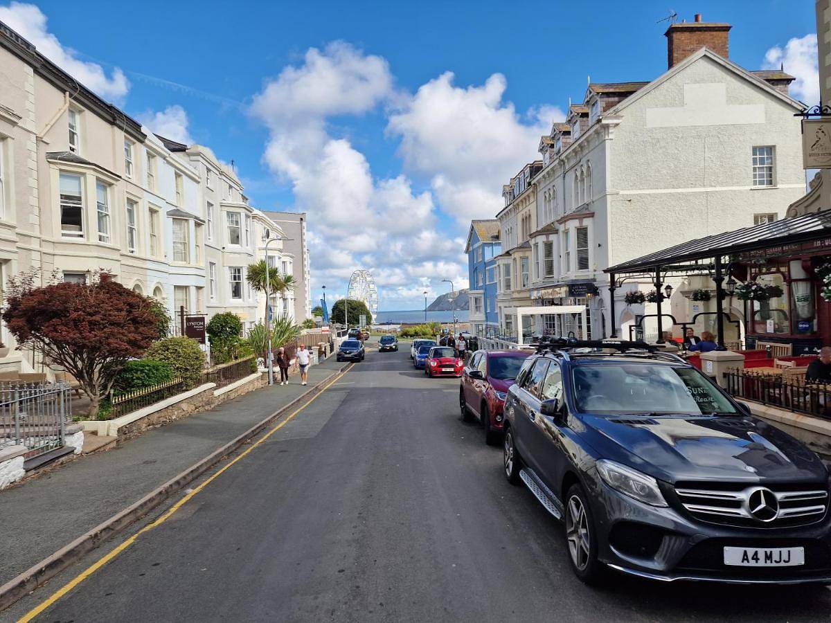 Single Room in Llandudno, Conwy region