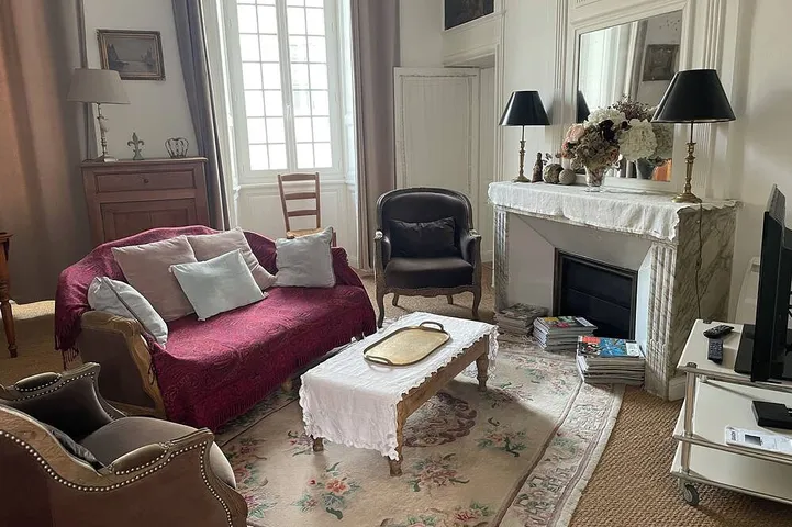 Ganze Wohnung, La Rochelle, in einem privaten Herrenhaus zwischen Strand, , Parkplatz in La Rochelle, La Rochelle und Umgebung