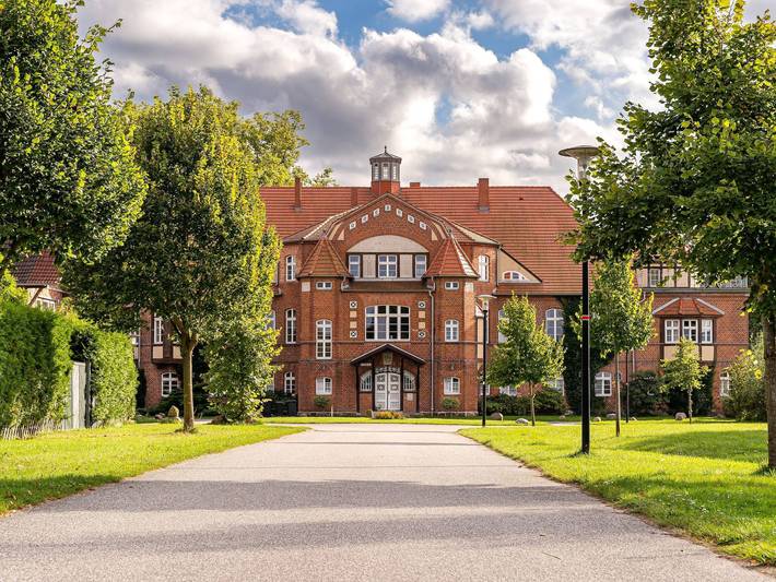 Schloss für 3 Personen, mit Terrasse und Garten in Ribnitz-Damgarten