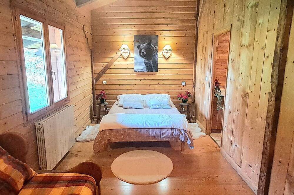 Le lodge des ours Located just a few minutes from the Espace Diamant, with sublime views. in Cohennoz, Albertville region