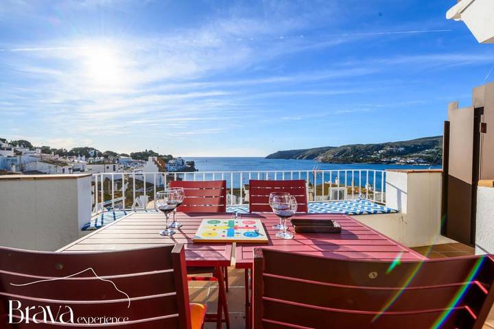 Vakantiehuis voor 10 personen, with Balkon and Terras as well as Uitzicht in Cadaques