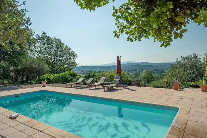 Villa for 6 people, with view and pool as well as garden, with pets - 1