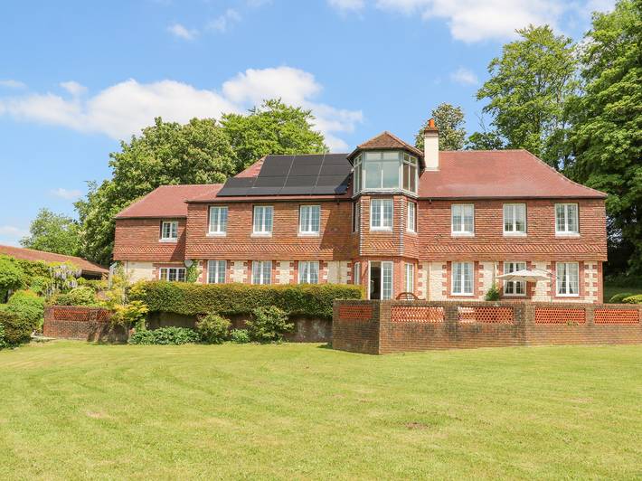 Holiday rental for 15 people, with Garden in South Downs