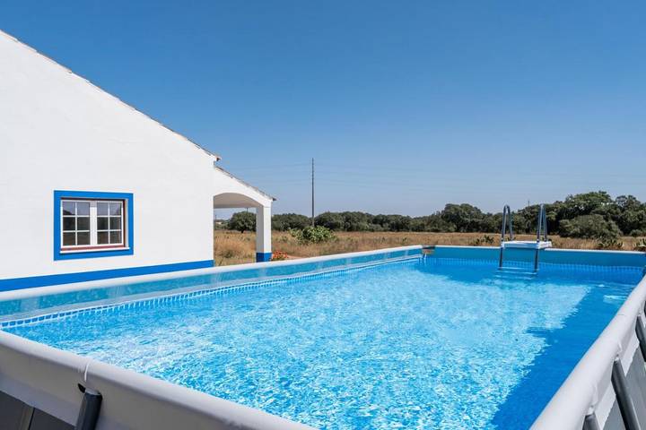 Casa de férias para 7 pessoas, com piscina e vista e ainda jardim em Estremoz