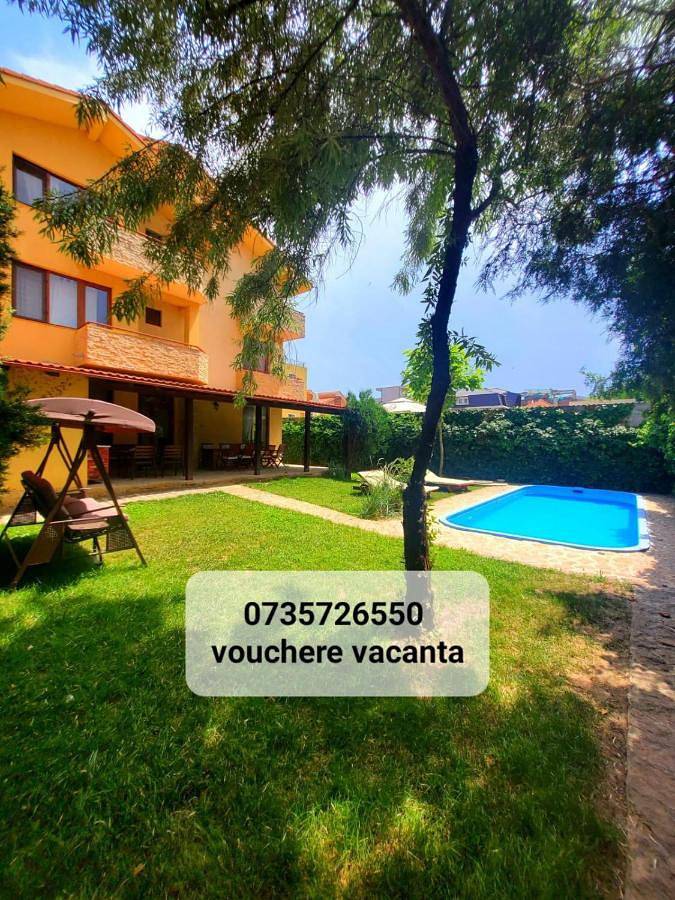 Maison d’hôte pour 4 personnes, avec balcon et vue ainsi que piscine et jardin