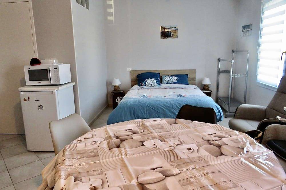 Ganze Wohnung, Plouhinec - Modern studio - 28 sqm - Wifi - 2* in Plouhinec (Morbihan), Côte des Mégalithes