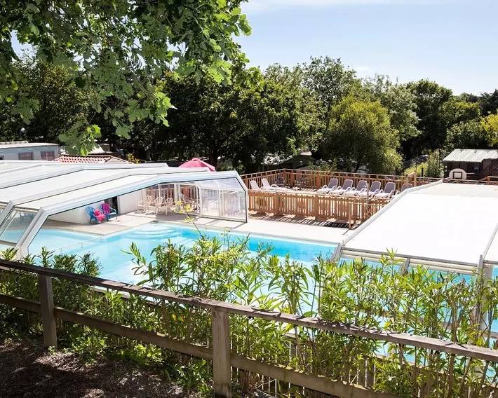 Camping pour 4 personnes, avec piscine et terrasse, animaux acceptés à Talmont-Saint-Hilaire - 2