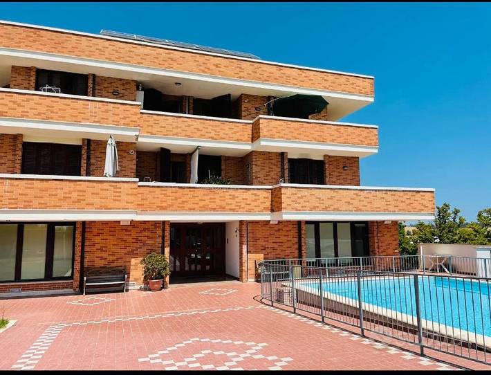 Albergo a gestione familiare per 2 persone, con piscina e giardino nonché terrazza - 1