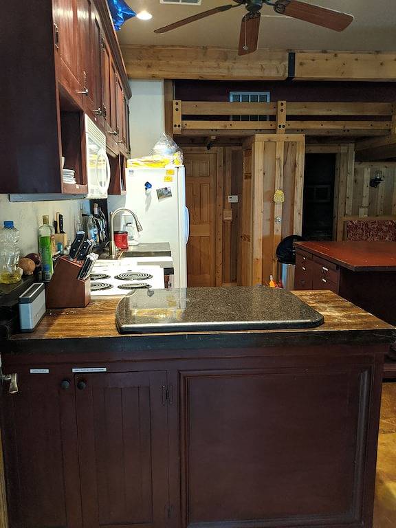 Cool Breez Waterfront Getaway!! in Sam Rayburn Reservoir