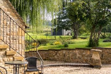 Log Cabin for 2 People in Bourton-on-the-Water, The Cotswolds, Photo 4