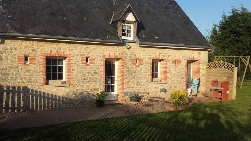 Vakantiehuis voor 4 personen, met Terras en Tuin in Cotentin