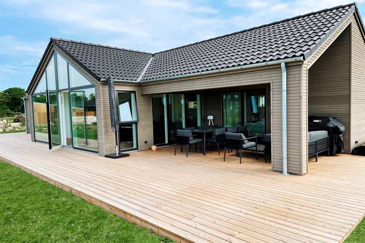Ferienhaus für 8 Personen, mit Whirlpool und Terrasse sowie Sauna auf Seeland