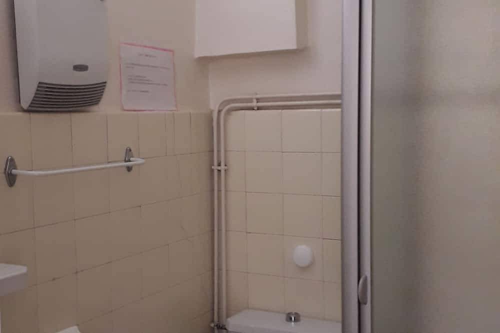 Appartement entier, T3 avec jardin dans mini ferme à 10 min de thonon et du lac léman in Allinges, Région de Thonon-les-Bains