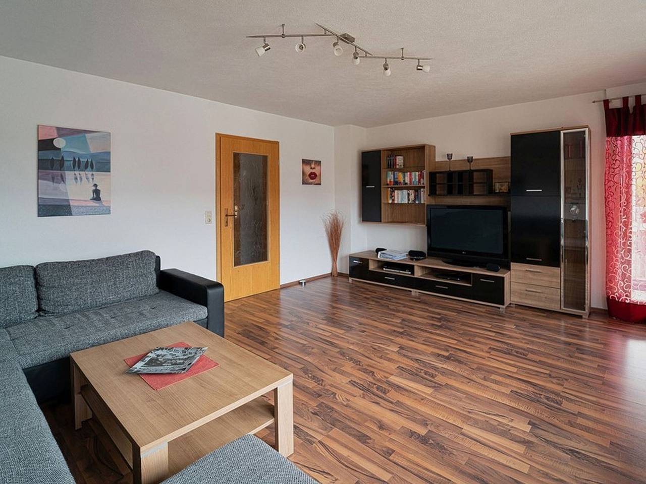 Entire apartment, Apartment 'Seeblick' with Balcony and Wi-Fi in Sipplingen, Region Bodensee-Oberschwaben