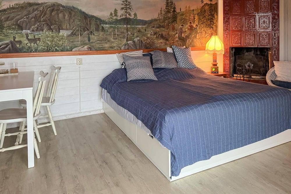 Stunning home in Tranås with lake view in Tranås, Sommen