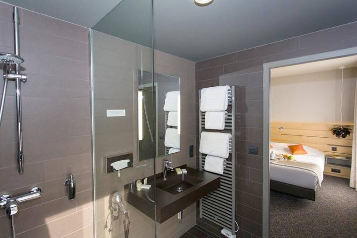 Hôtel pour 2 personnes, avec terrasse et jardin, animaux acceptés à Luzy - 4