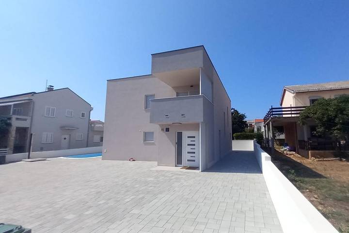 Ferienhaus für 6 Personen, mit Pool und Balkon/Terrasse in Povljana - 4