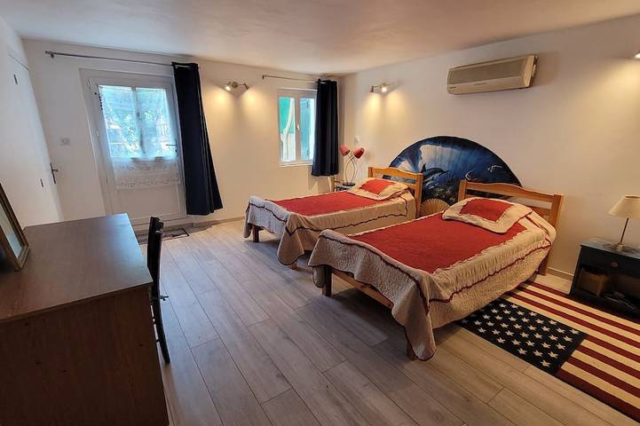 Location de vacances pour 6 personnes, avec jardin et terrasse à Lézignan-la-Cèbe - 2