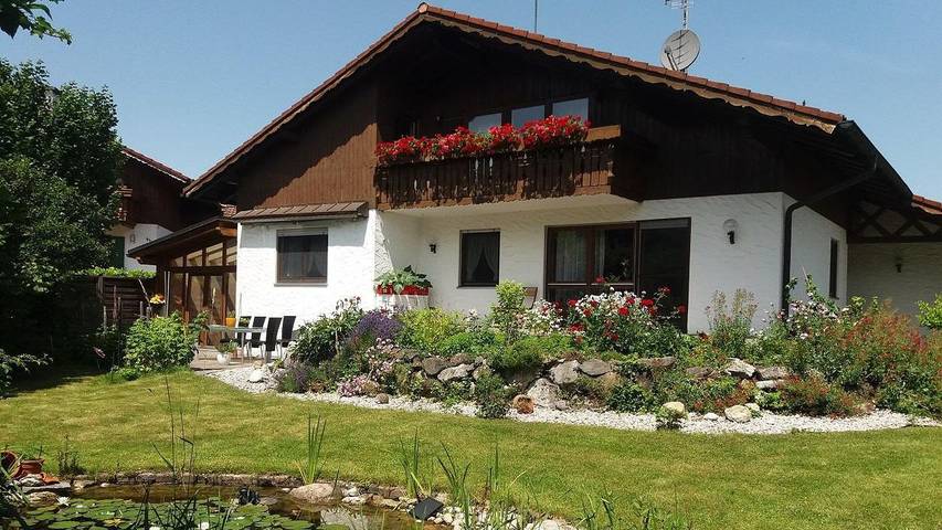 Ferienwohnung für 3 Personen, mit Balkon, kinderfreundlich in Eisenberg
