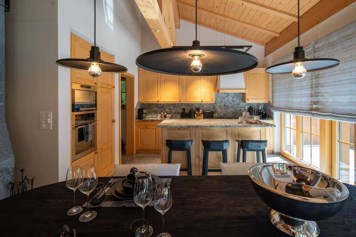 Six-Bedroom House in Andermatt, Skiarena Andermatt-Sedrun