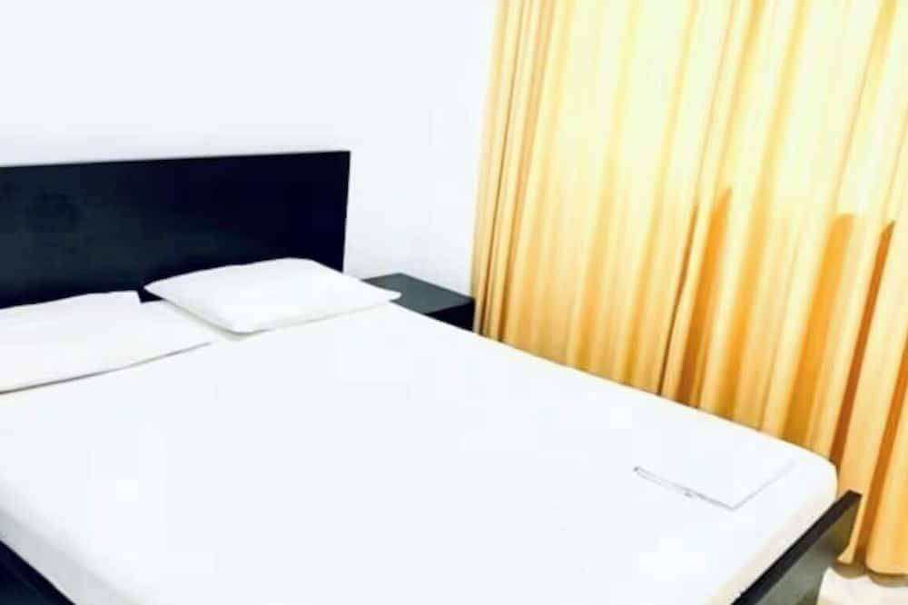 Entire apartment, 40 sqm apartment in Budva City Center in Budva, Opština Budva