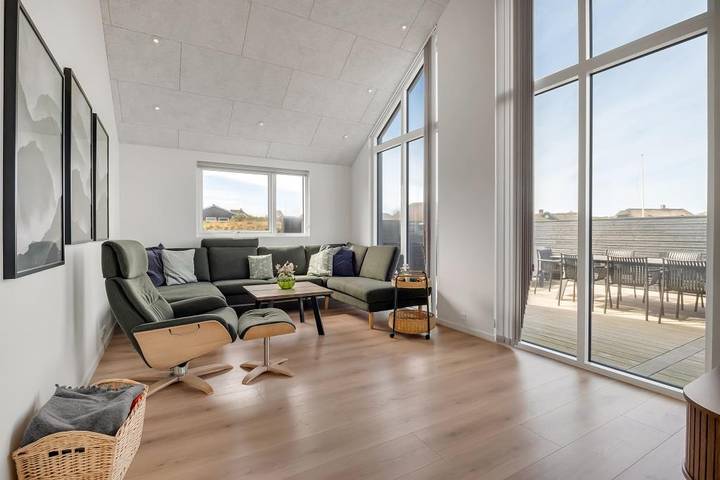 Exklusives Neubau-Poolhaus mit Außen-Whirlpool in Søndervig, Holmsland Klit