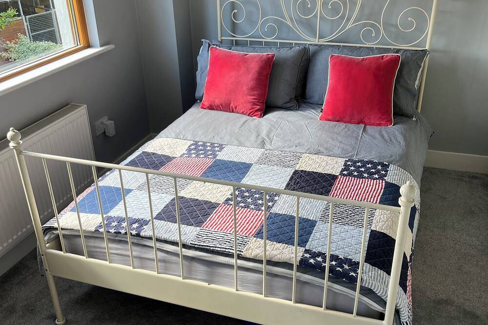 Renovated 3 bedroom 2.5 bath family home with large kitchen diner, in Malahide in Malahide, Fingal