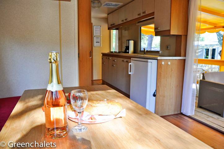 Camping pour 4 personnes, avec Balcon/Terrasse ainsi que Jardin et Vue à Roquebrune-sur-Argens - 4