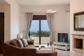 Villa for 13 People in North Crete, Crete, Photo 3