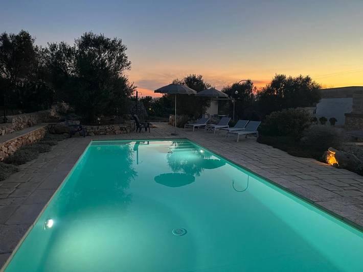 Villa per 6 persone, con balcone e giardino nonché panorama e piscina a Gagliano del Capo