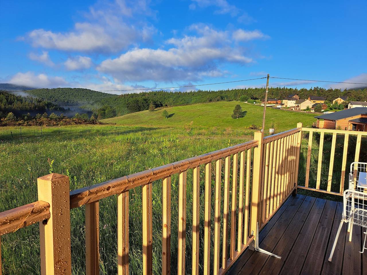Chalet 'En Bois Tout Confort' avec vue sur montagne, terrasse privée et jardin privé in L'Espérou, Val-d'Aigoual