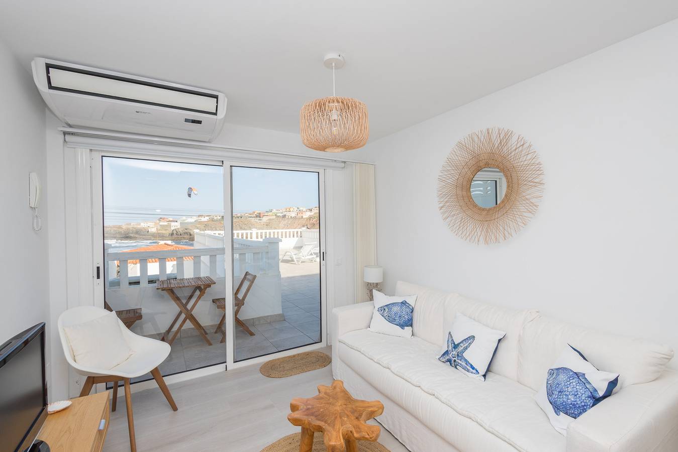 Sea Views Private Terrace 2Br House near the Beach in Hoya del Pozo, Telde