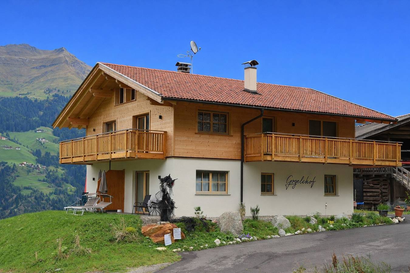 Appartamento intero, Appartamento 'Jaufenspitz' con vista montagna, terrazza panoramica privata e Wi-Fi in San Martino in Passiria, Gruppo Tessa